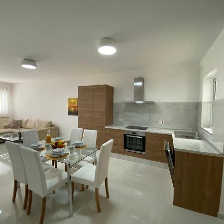 Sunshine Apartments Mellieha - Modern Three Bedroom Ground Floor Apartment With Yard Εξωτερικό φωτογραφία